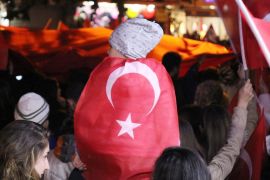 Bolu’da binlerce kişi Türk bayraklarıyla yürüdü